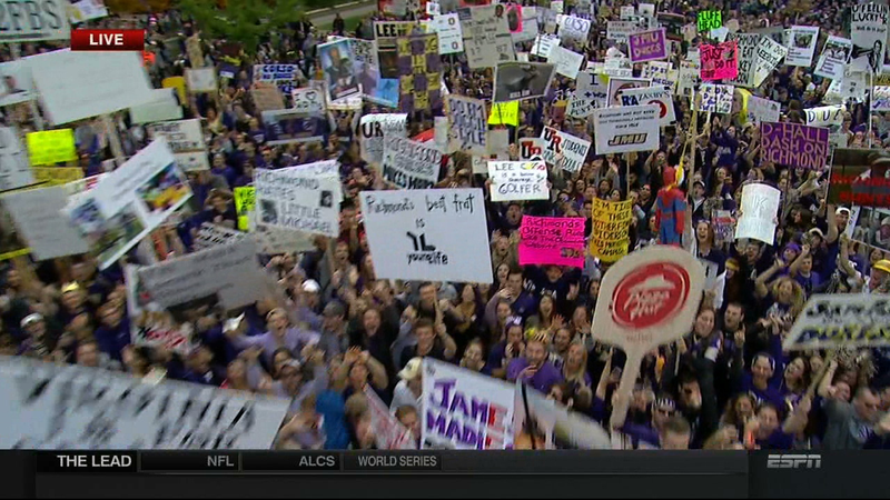 Illustration for article titled Lee Corso Does Butt Chugs: Today's James Madison College GameDay Sign Roundup